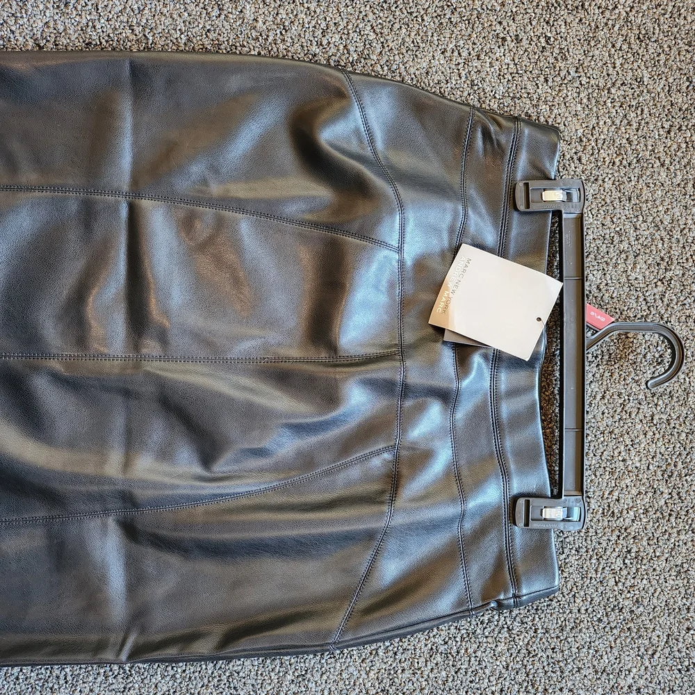 Andrew Marc Black Leather Pencil Skirt - Picture 5 of 6
